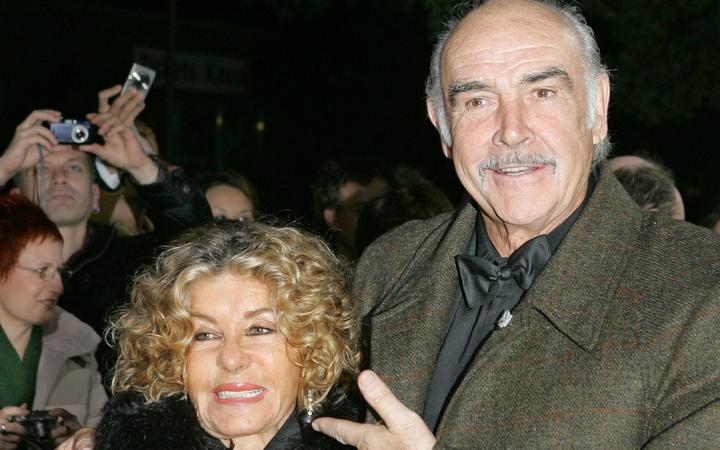 The British actor Sean Connery and his wife Michelle will come to Berlin on Saturday (December 3rd, 2005) for the European Film Award ceremony. 