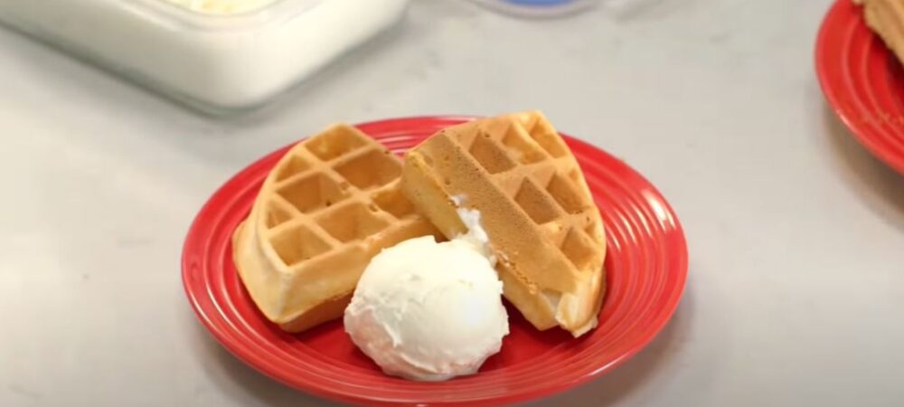 Anna Makes Delicious MAPLE WAFFLES!