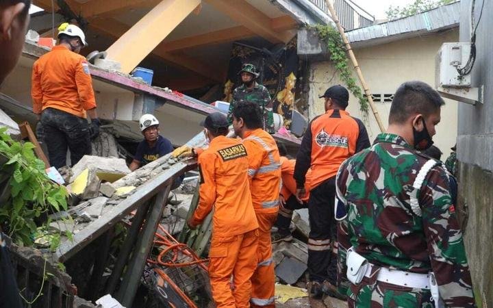 WEST SULAWESI, INDONESIA - JANUARY 15: Teams conduct search and rescue operations after a 6.2-magnitude earthquake hit Indonesia's West Sulawesi on January 15, 2021. 6.2-magnitude earthquake 