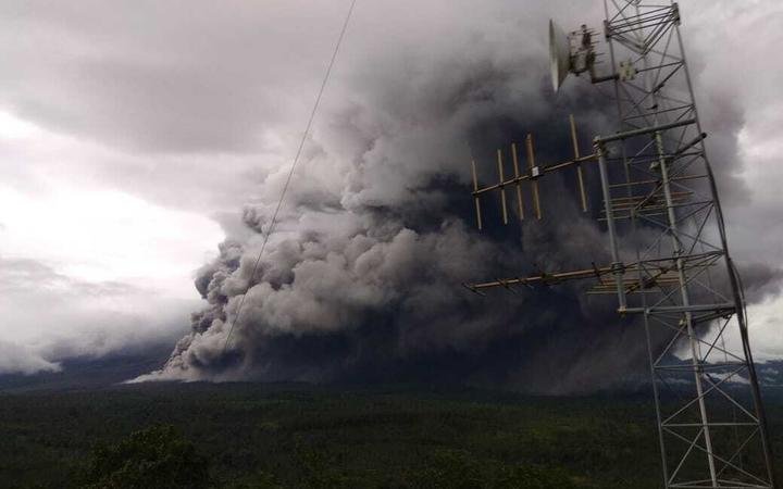 The volcano launched a hot cloud with a gliding distance of about 4.5 kilometers.